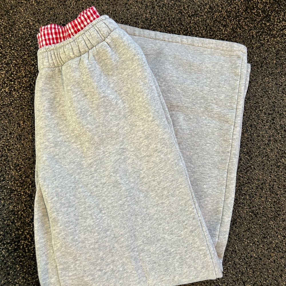 Edikted for Urban Outfitters Gray Sweatpants with Red Checkered detailing